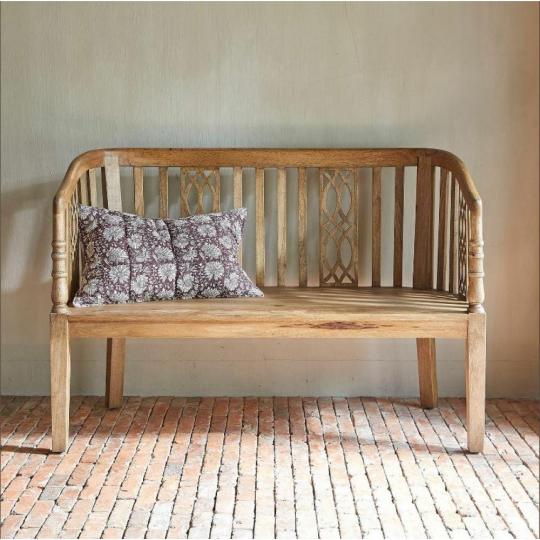 vidiecky vonkajsi lavica rustikalne mediteranske vyrezavane sedliacka chalupa balaton letny dom nabytok drevena lavica veranda vstup country vintage nabytok.jpg